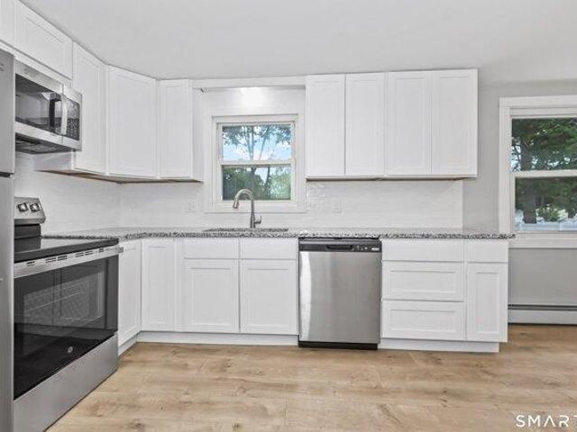 house with 4 bedroom, Enfield CT ES105279533