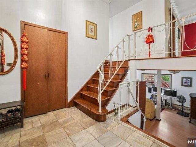 house with 4 bedroom, Englewood NJ ES105614570