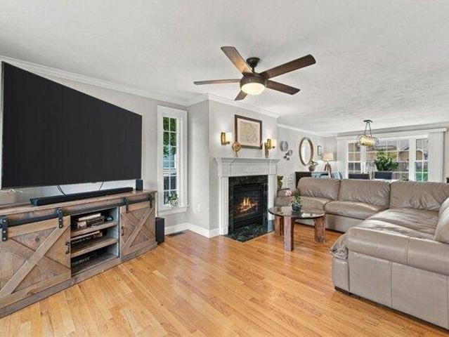 house with 4 bedroom, Everett MA ES105631651