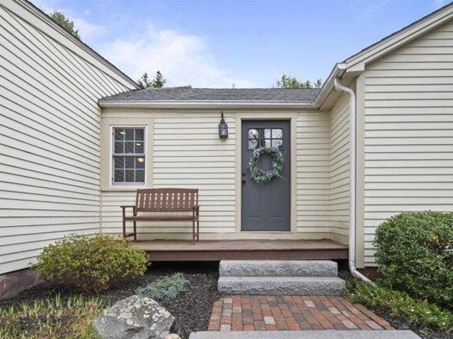 house with 4 bedroom, Exeter NH ES104332481