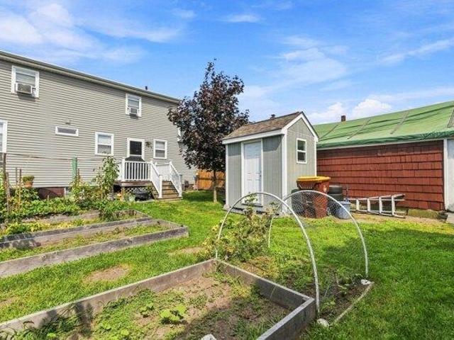 house with 4 bedroom, Fall River MA ES105516433
