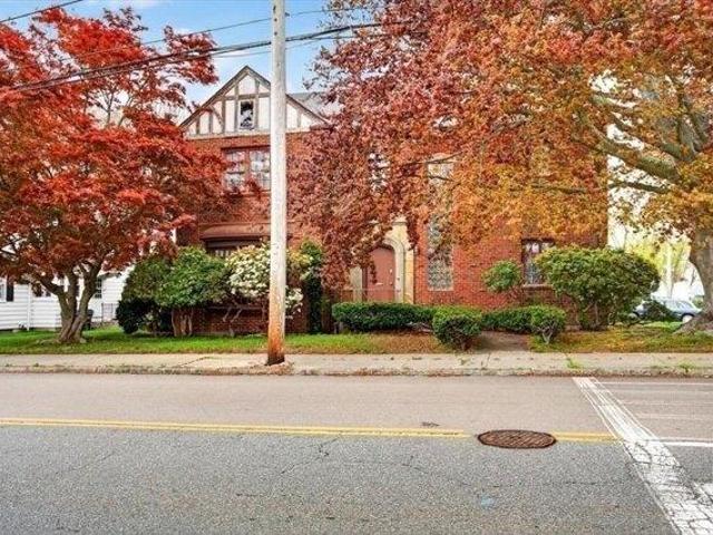 house with 4 bedroom, Fall River MA ES105537098