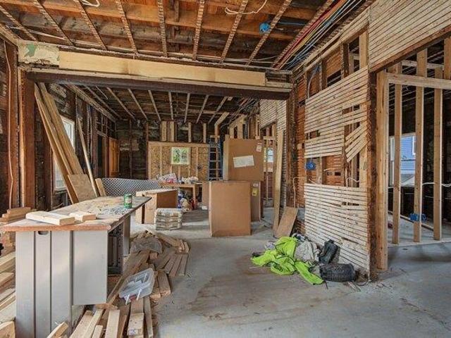 house with 4 bedroom, Fall River MA ES105577668
