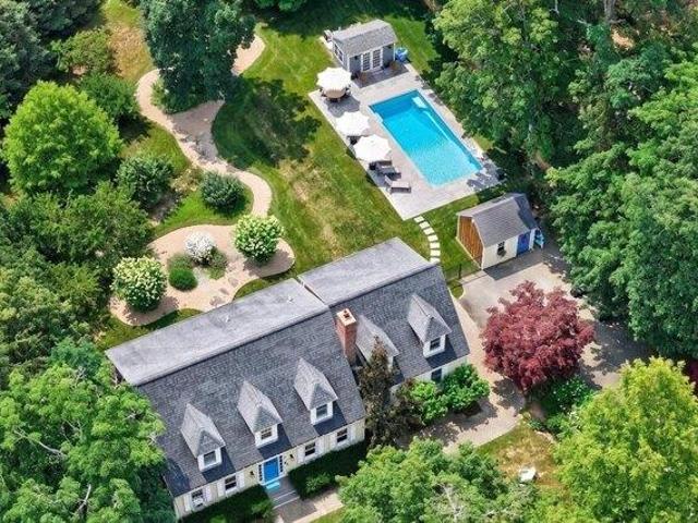 house with 4 bedroom, Falmouth MA ES105497581
