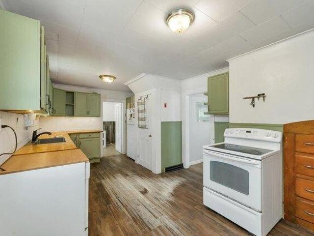 house with 4 bedroom, Farmington NH ES105404916