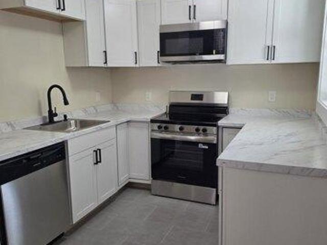 house with 4 bedroom, Fitchburg MA ES105425506