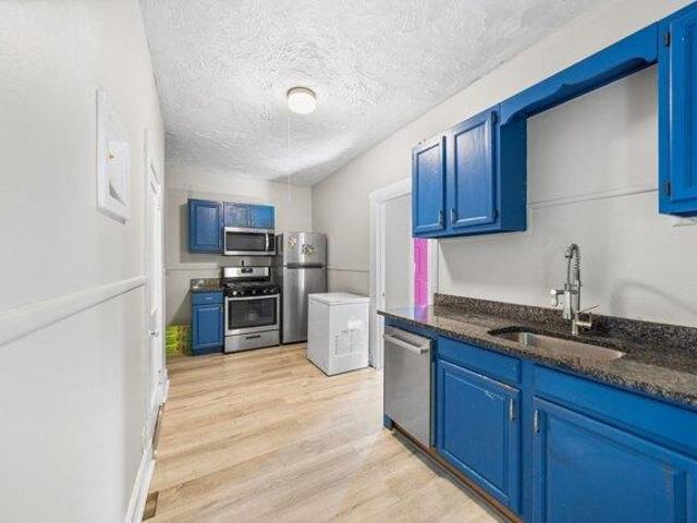 house with 4 bedroom, Fitchburg MA ES105440264