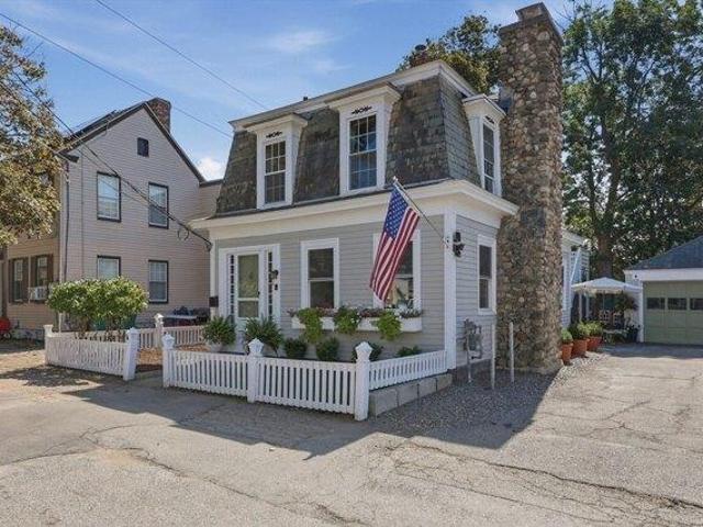 house with 4 bedroom, Fitchburg MA ES105316125