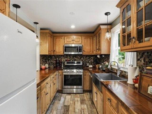 house with 4 bedroom, Foster RI ES105512506