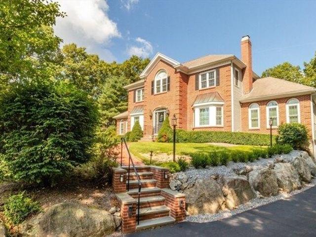 house with 4 bedroom, Foxboro MA ES105368255