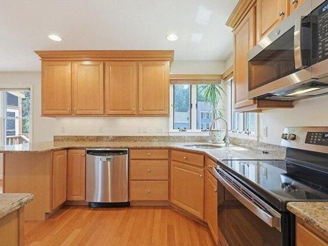 house with 4 bedroom, Framingham MA ES104569121