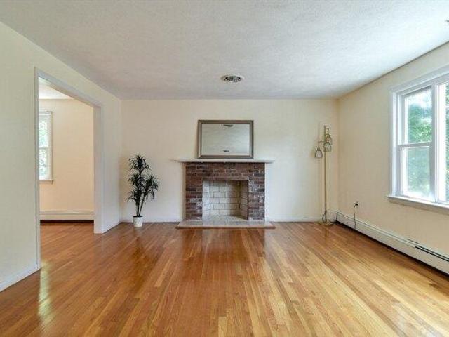 house with 4 bedroom, Framingham MA ES105341055