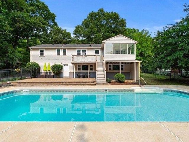 house with 4 bedroom, Framingham MA ES105415835