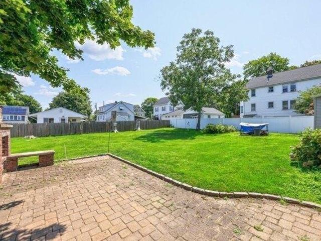house with 4 bedroom, Framingham MA ES105417419