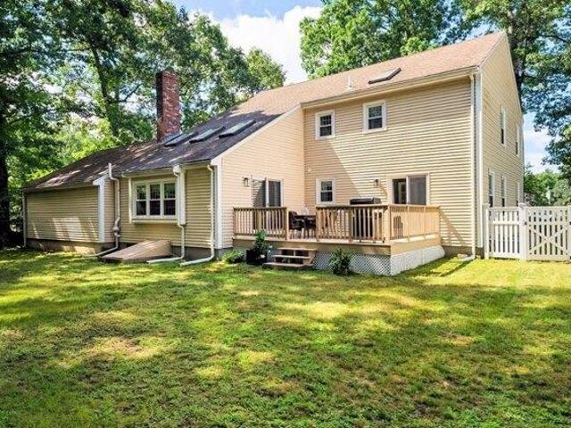 house with 4 bedroom, Framingham MA ES105427151