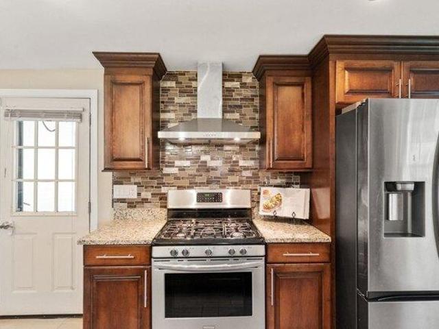 house with 4 bedroom, Framingham MA ES105533642