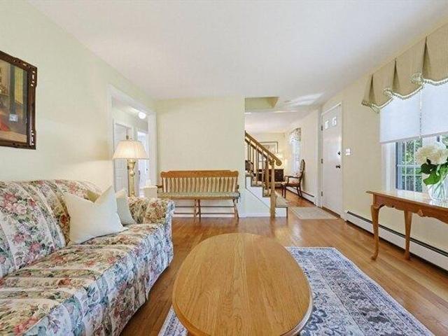 house with 4 bedroom, Framingham MA ES105549843