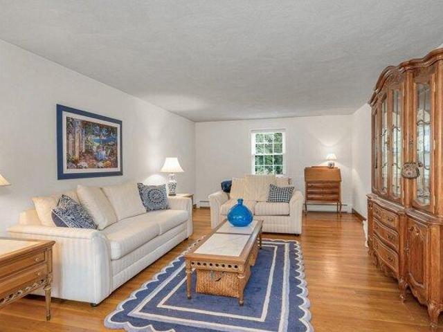 house with 4 bedroom, Framingham MA ES105609809
