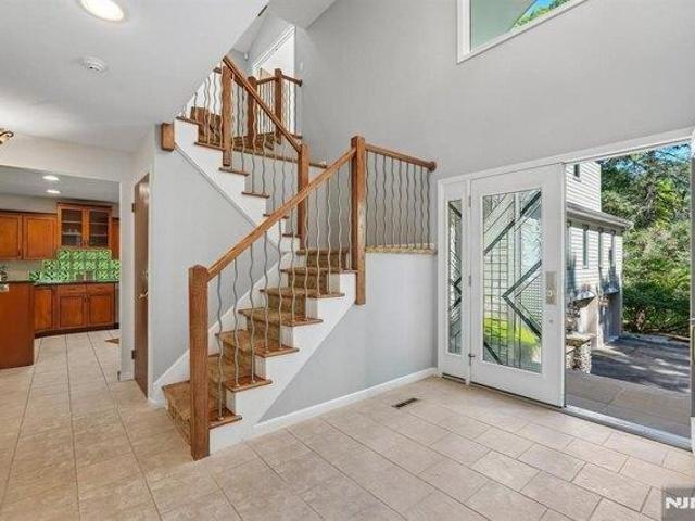 house with 4 bedroom, Franklin Lakes NJ ES105710791