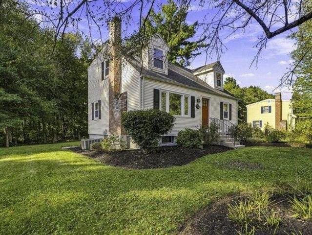 house with 4 bedroom, Franklin MA ES105558848