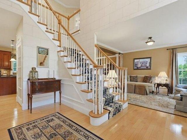 house with 4 bedroom, Franklin MA ES105560655