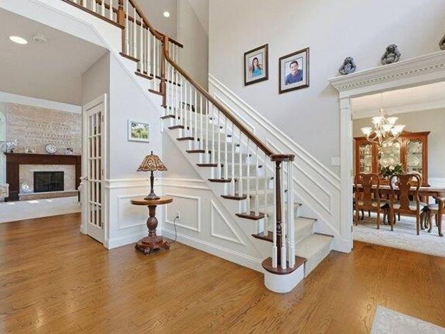 house with 4 bedroom, Franklin MA ES105560668