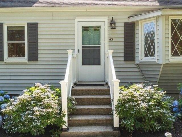 house with 4 bedroom, Franklin MA ES105513151
