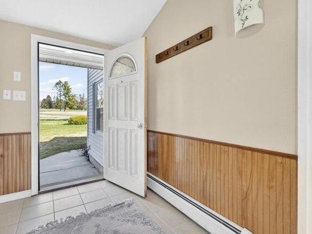 house with 4 bedroom, Gorham ME ES105710886