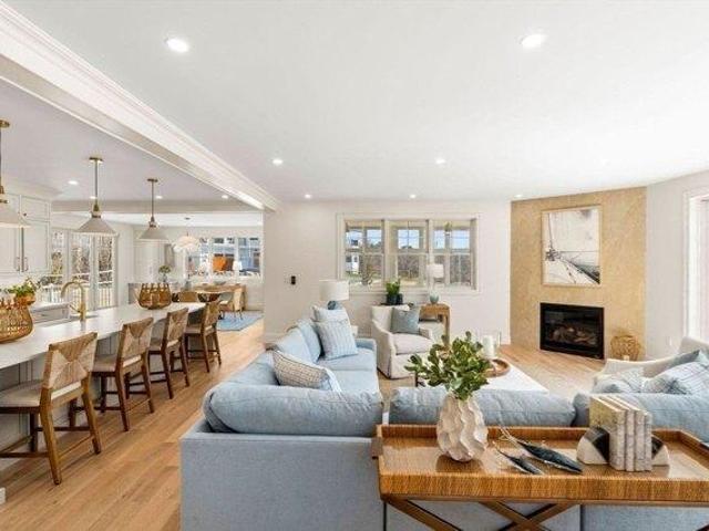 house with 4 bedroom, Gloucester MA ES104540760