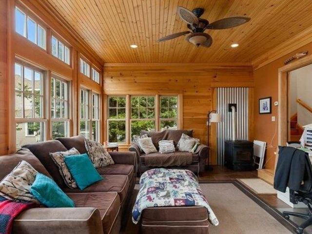 house with 4 bedroom, Gloucester MA ES105628804