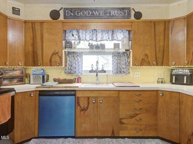 house with 4 bedroom, Gloversville NY ES105287393