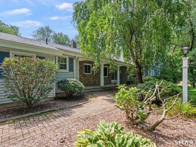 house with 4 bedroom, Glastonbury CT ES105552420