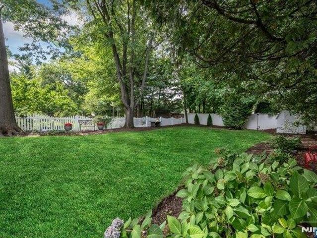 house with 4 bedroom, Glen Rock NJ ES105771830