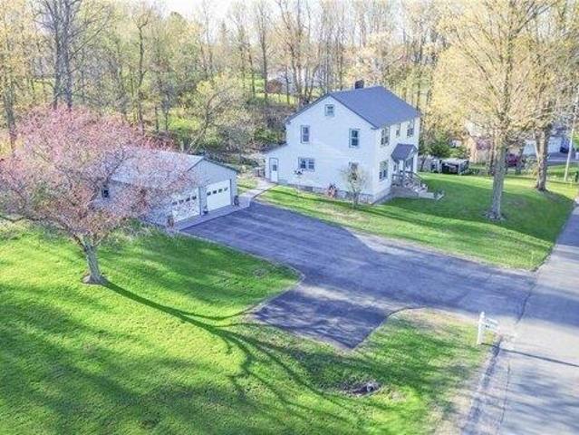 house with 4 bedroom, Glenfield NY ES105289574