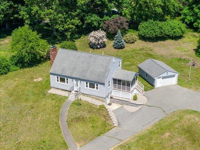 house with 4 bedroom, Groveland MA ES104264488