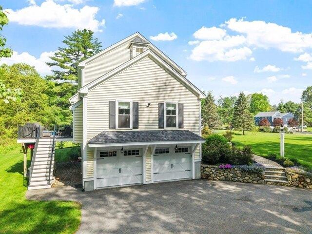 house with 4 bedroom, Groveland MA ES105574554