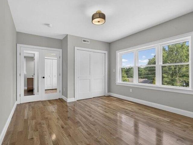 house with 4 bedroom, Groveland MA ES105578865