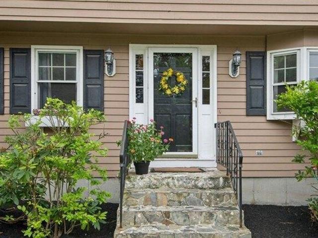 house with 4 bedroom, Grafton MA ES104605552