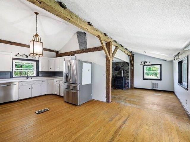 house with 4 bedroom, Granville MA ES105438357