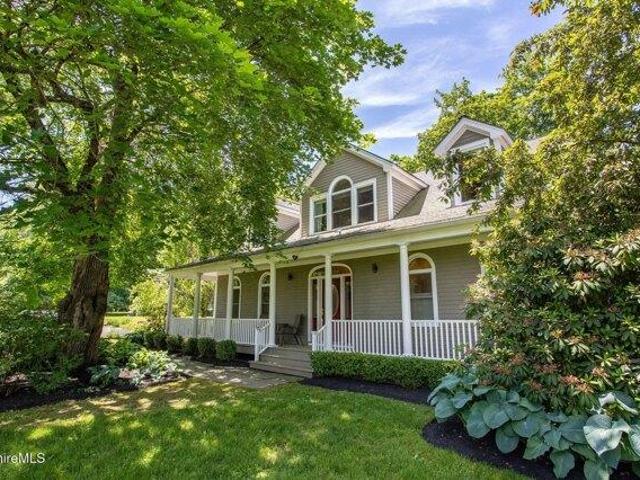 house with 4 bedroom, Great Barrington MA ES105239634