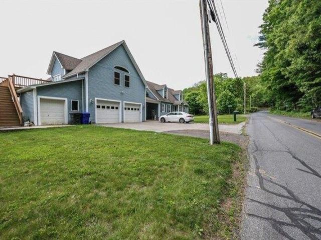 house with 4 bedroom, Greenfield MA ES104542671