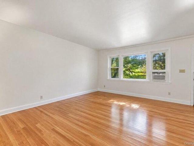 house with 4 bedroom, Greenwich CT ES105612221
