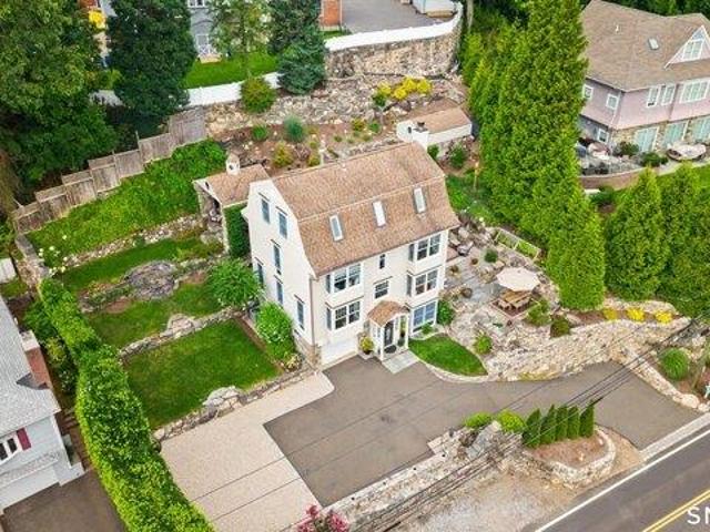 house with 4 bedroom, Greenwich CT ES105315977