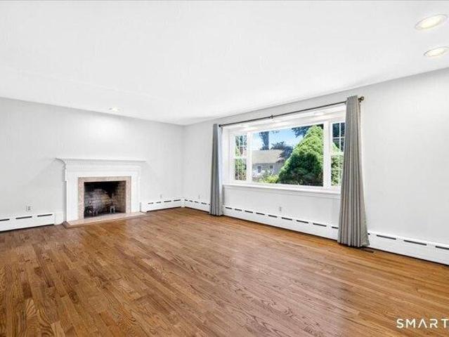 house with 4 bedroom, Hamden CT ES105558246