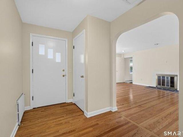 house with 4 bedroom, Hamden CT ES105659758
