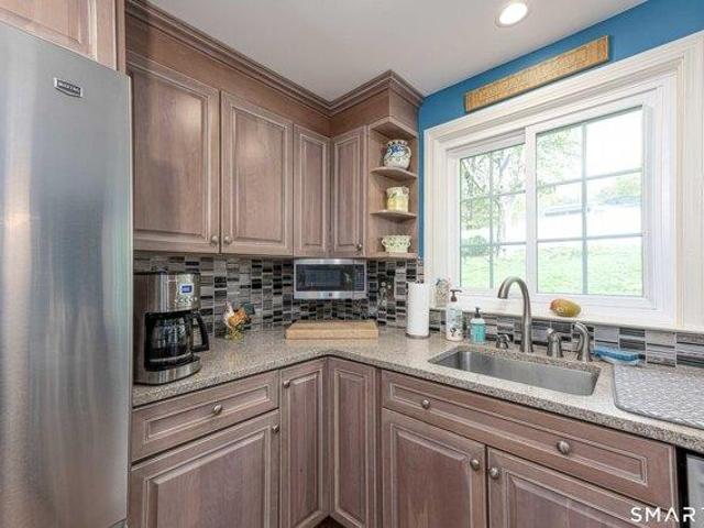 house with 4 bedroom, Hamden CT ES105679304