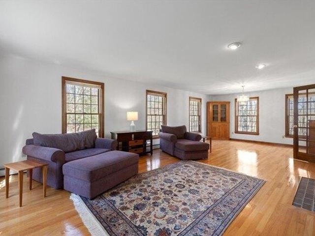house with 4 bedroom, Hampstead NH ES104570524