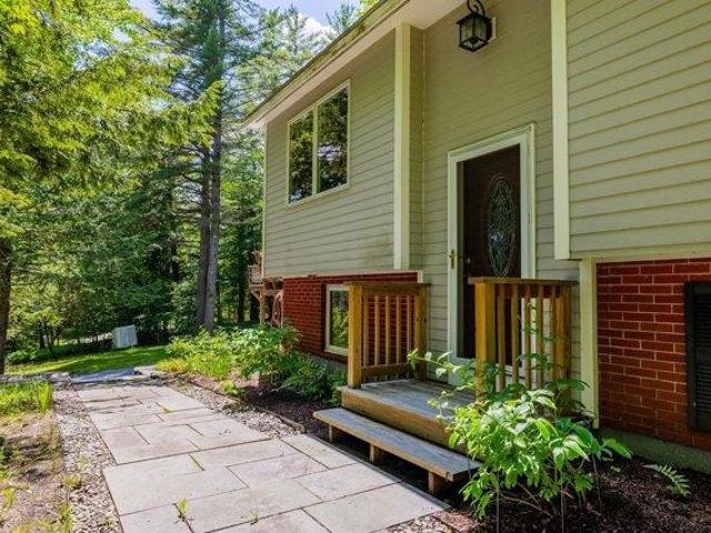 house with 4 bedroom, Hanover NH ES104569924