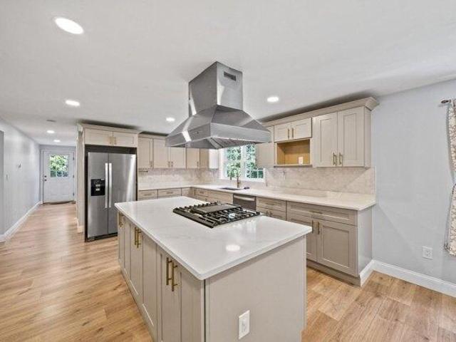 house with 4 bedroom, Hanson MA ES105561231