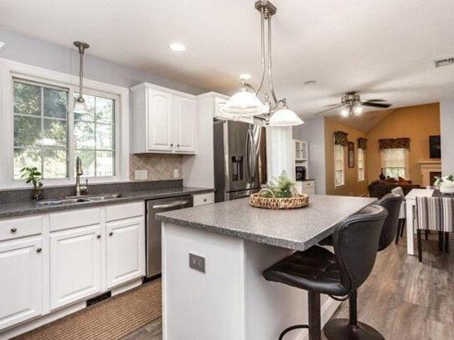 house with 4 bedroom, Halifax MA ES105660150